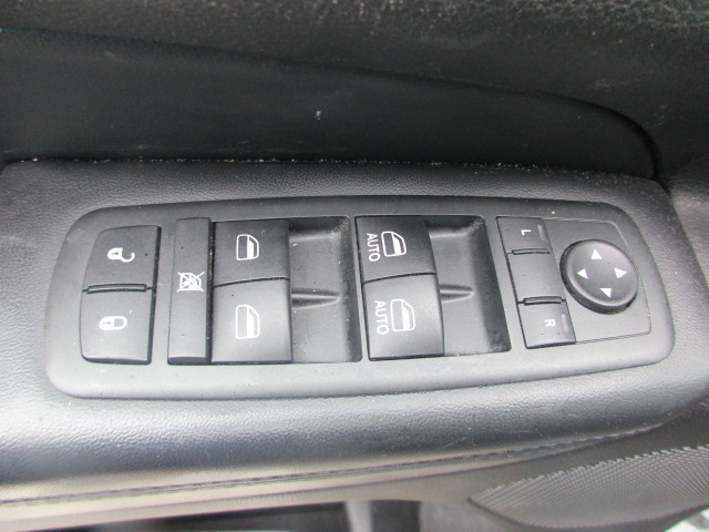 2012 Jeep Grand Cherokee Laredo - Photo 17