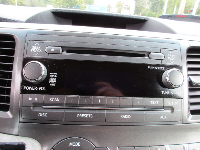 2013 Toyota Sienna LE photo 17